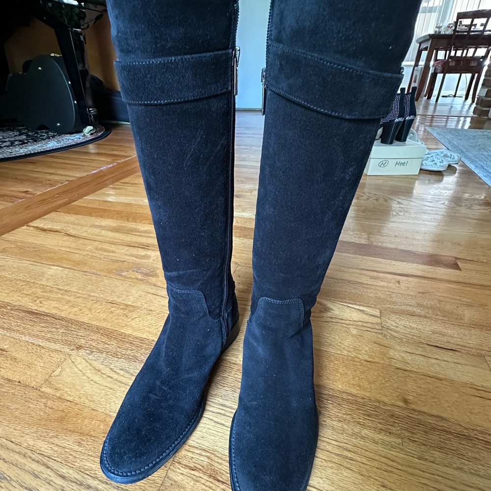 Aquatalia Black Sole Detail